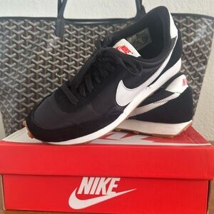 Nike Daybreak sneaker 👟 - LIKE NEW CONDITION